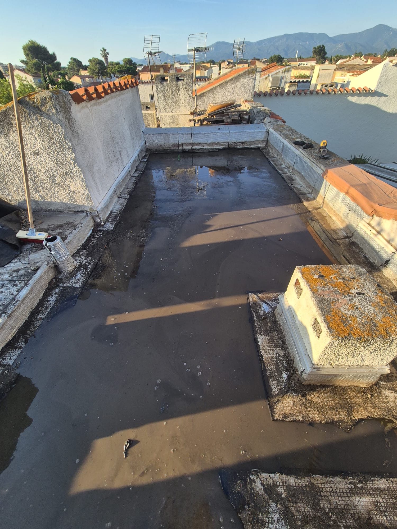 Préparation et traitement d’un toit-terrasse à Saint-Cyprien