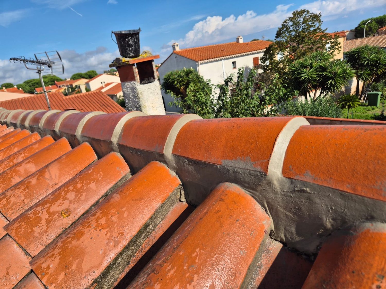 Réparation d’un faîtage de toiture à Saint-Cyprien