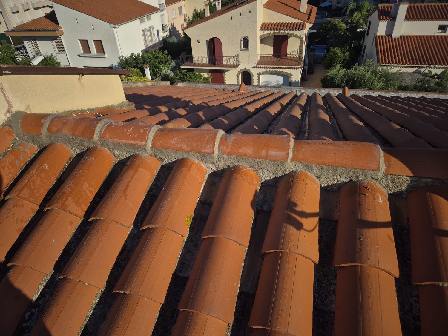 Scellement et reprise de faîtage à Saint-Cyprien